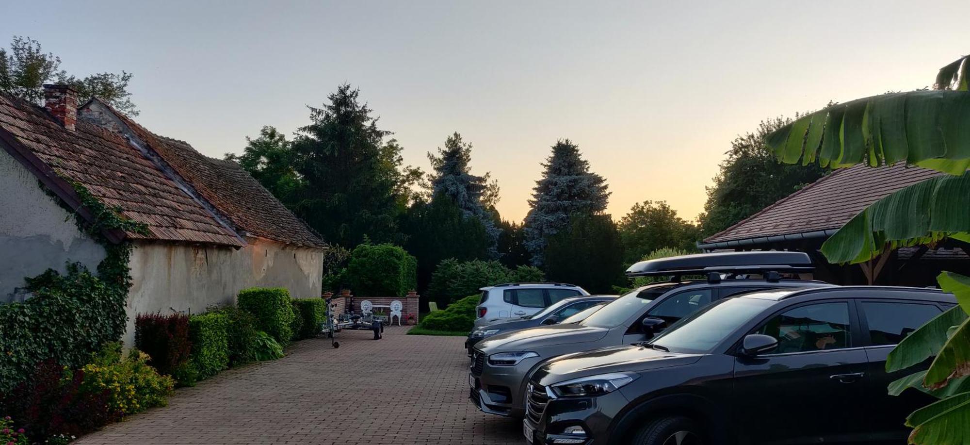 Korona Étterem Panzió Balatonberény Exterior foto